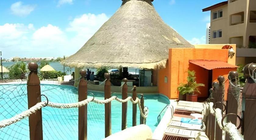 Selina Cancun Laguna Zona Hotelera Exterior photo