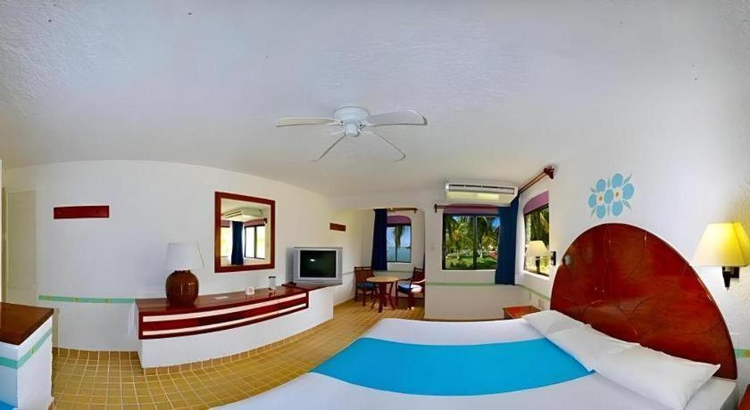 Selina Cancun Laguna Zona Hotelera Exterior photo