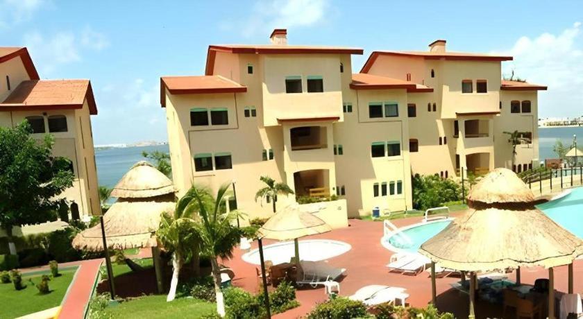Selina Cancun Laguna Zona Hotelera Exterior photo